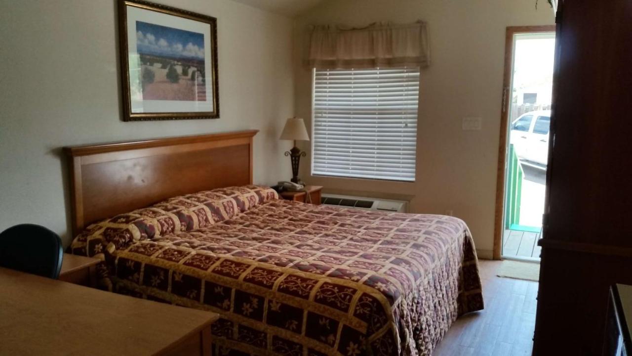 Garden Inn & Suites Hebbronville Exterior photo