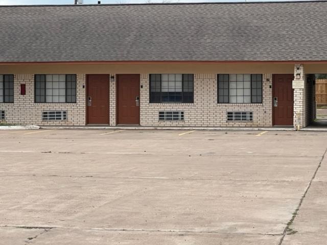 Garden Inn & Suites Hebbronville Exterior photo
